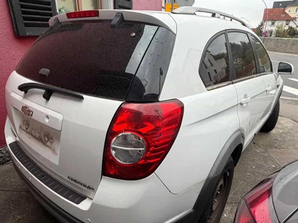 Chevrolet Captiva 2.2TD LT+ AWD 7-Sitzer 04/2013-photo-2