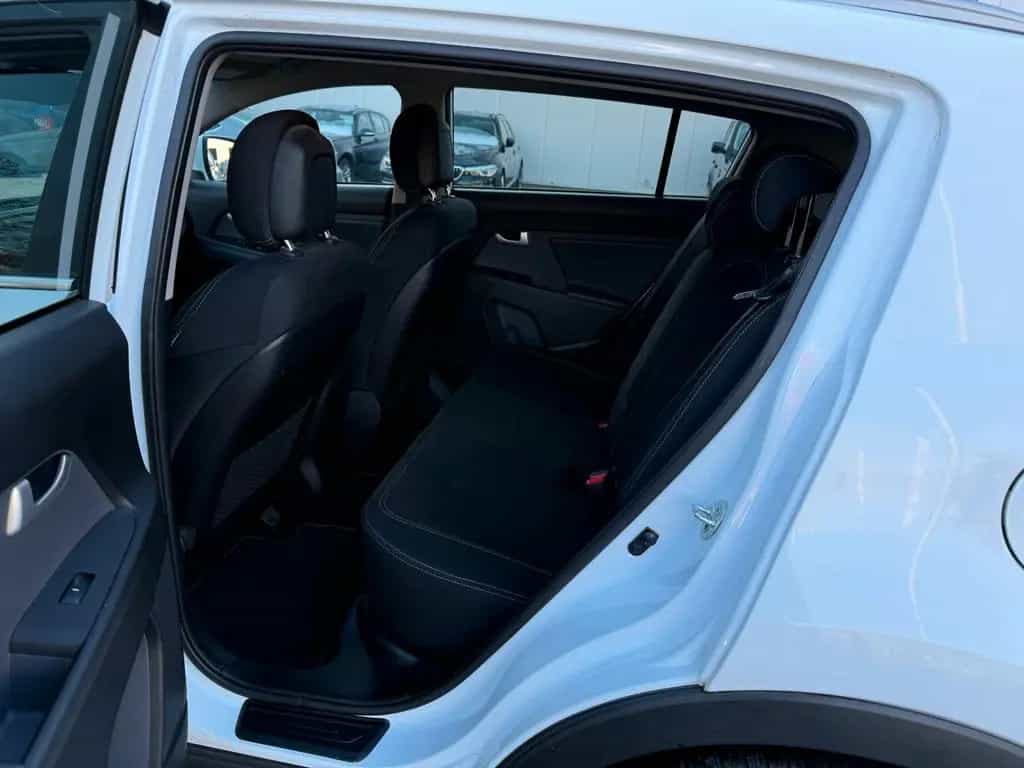 Kia Sportage Attract Garantie* PDC* nur 56.991 Km 10/2015-photo-17