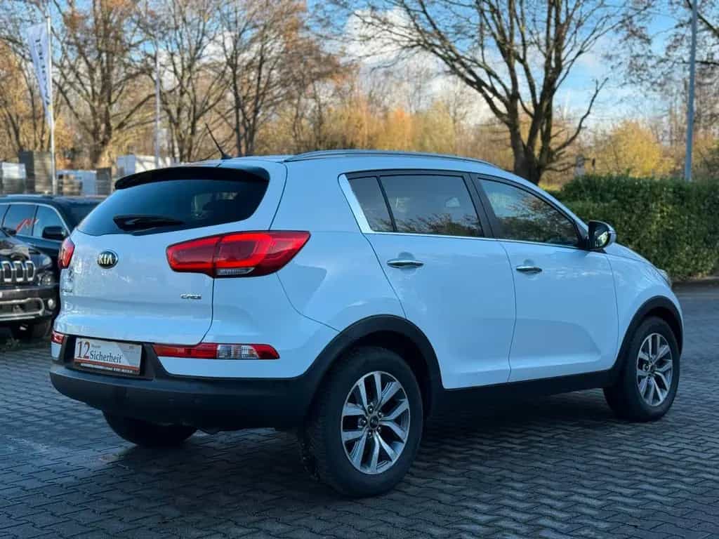 Kia Sportage Attract Garantie* PDC* nur 56.991 Km 10/2015-photo-9