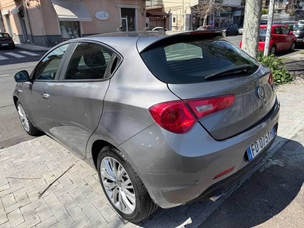 Alfa Romeo Giulietta 1.6 JTDm 120 CV 07/2016-photo-3