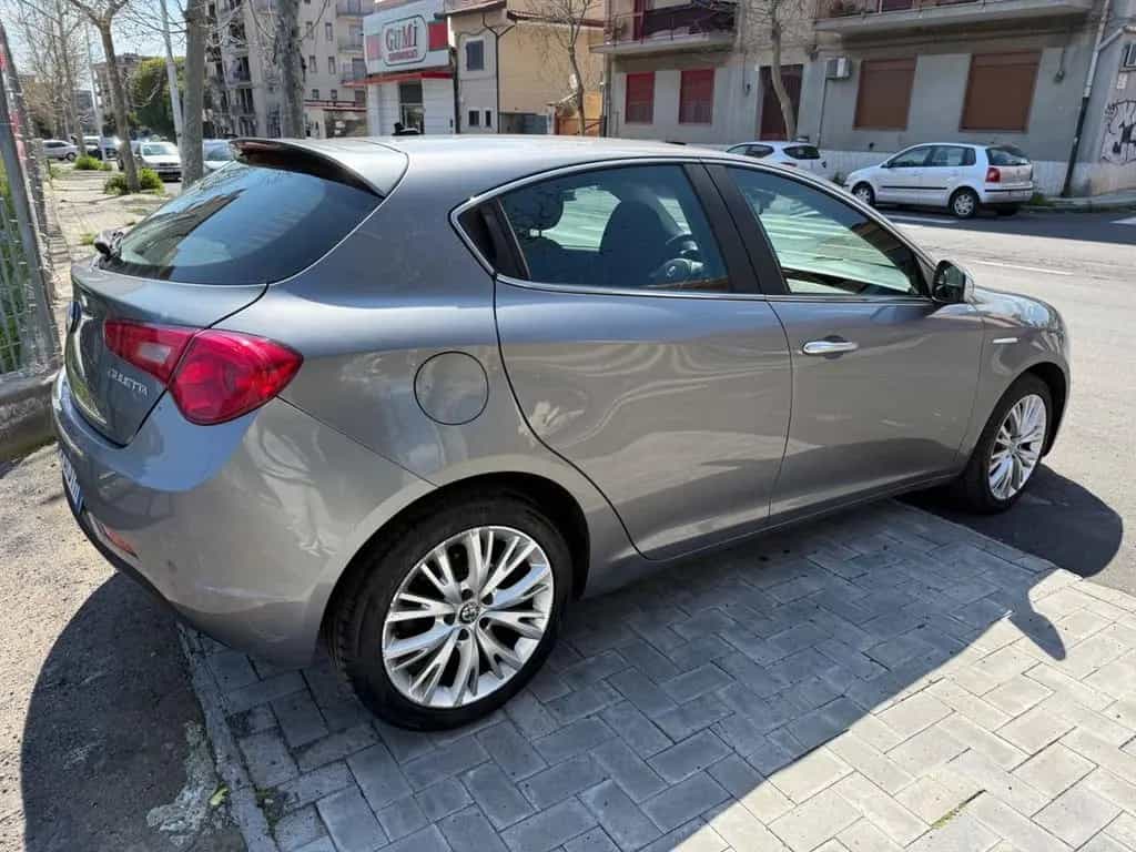 Alfa Romeo Giulietta 1.6 JTDm 120 CV 07/2016-photo-5