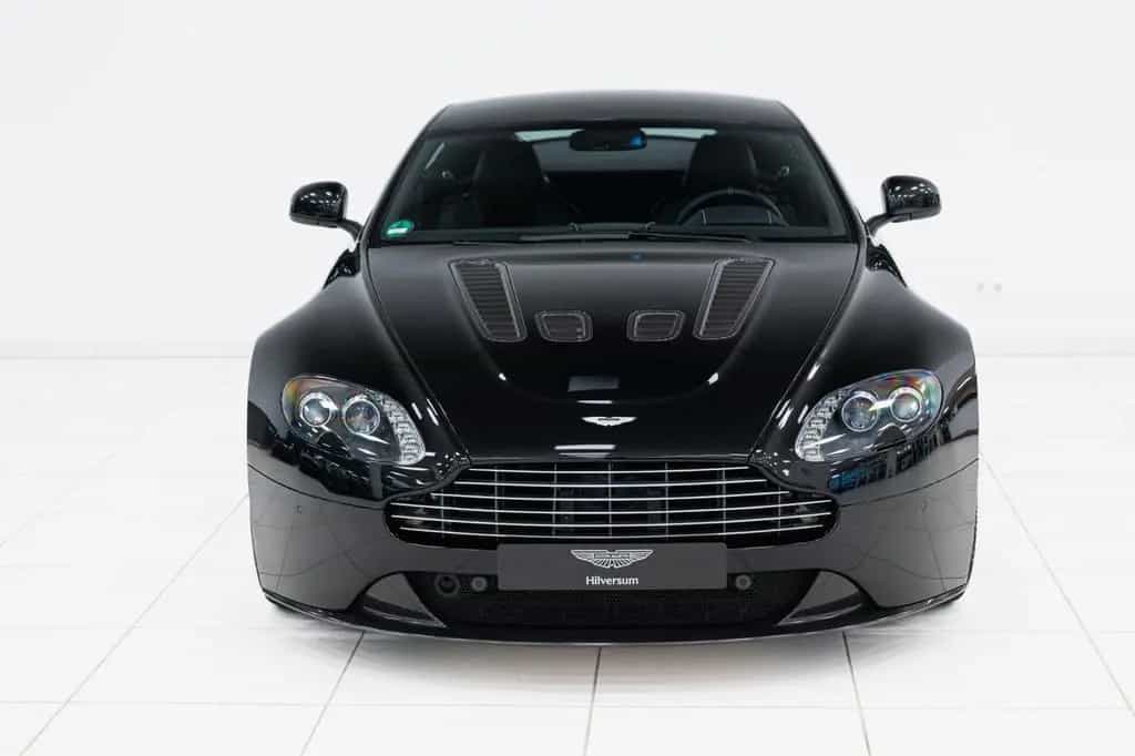 Aston Martin V12 Vantage | Manual | Carbon Black Edition | 12/2013-photo-1