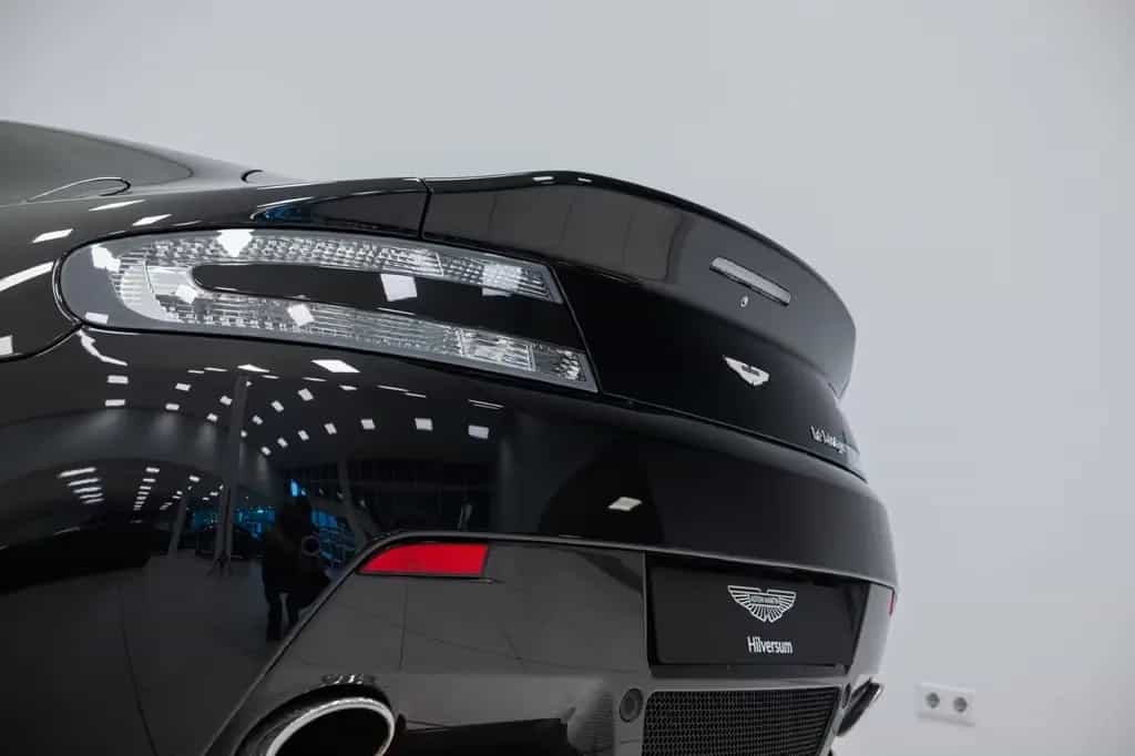 Aston Martin V12 Vantage | Manual | Carbon Black Edition | 12/2013-photo-24