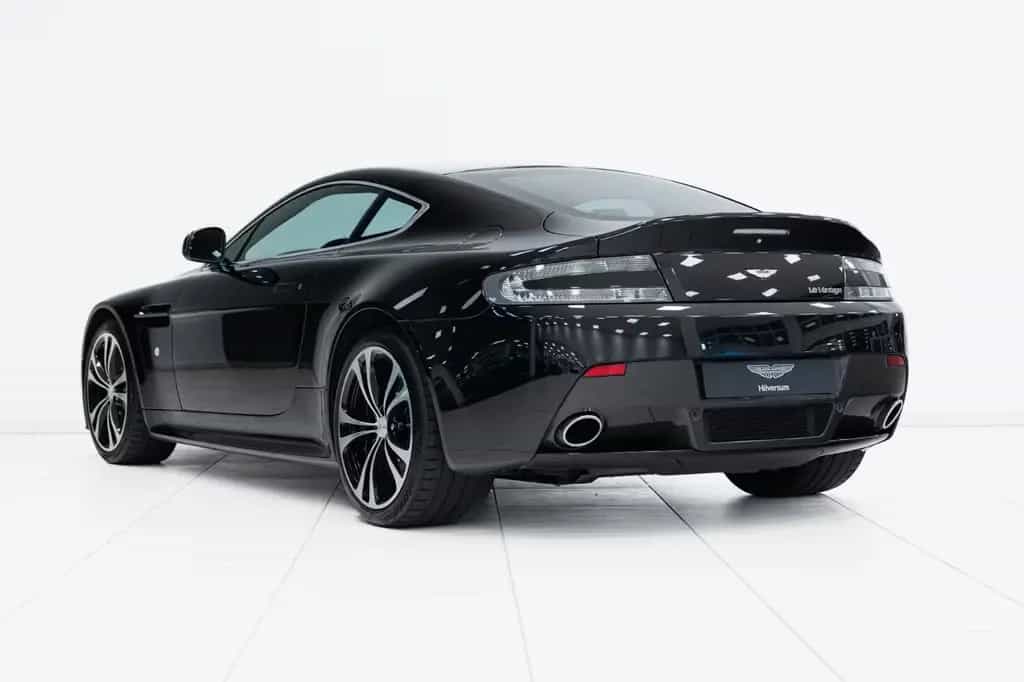 Aston Martin V12 Vantage | Manual | Carbon Black Edition | 12/2013-photo-7