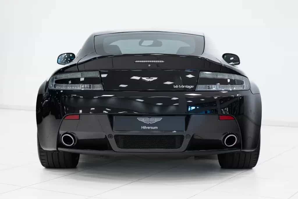 Aston Martin V12 Vantage | Manual | Carbon Black Edition | 12/2013-photo-8