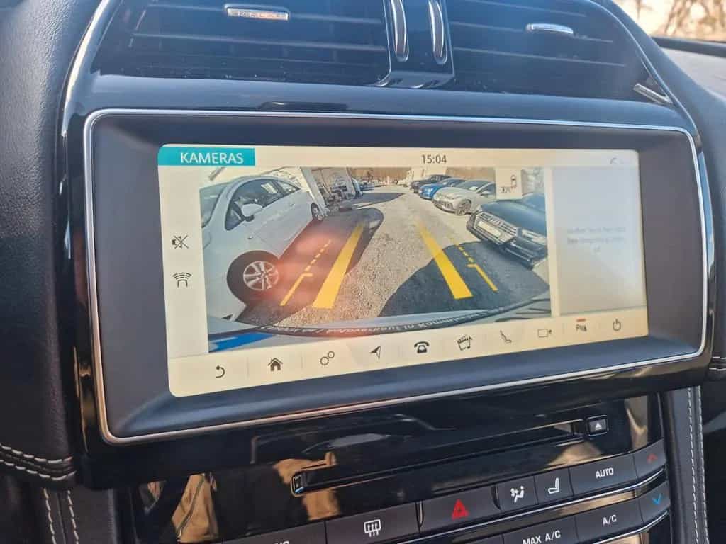 Jaguar F-Pace R-Sport 20d AWD PANO AHK 03/2018-photo-11