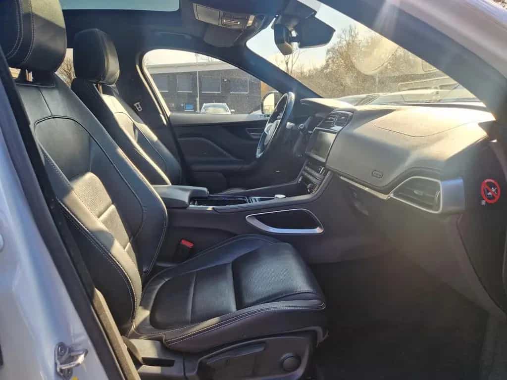 Jaguar F-Pace R-Sport 20d AWD PANO AHK 03/2018-photo-15