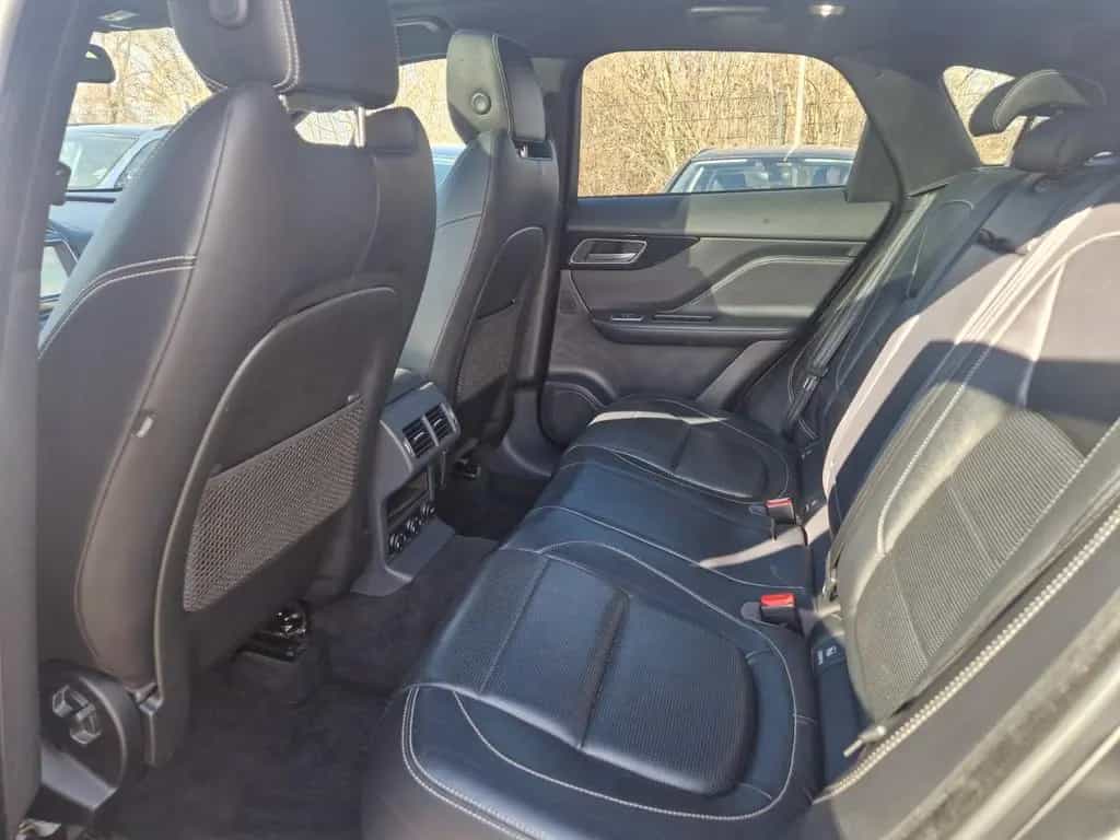 Jaguar F-Pace R-Sport 20d AWD PANO AHK 03/2018-photo-16
