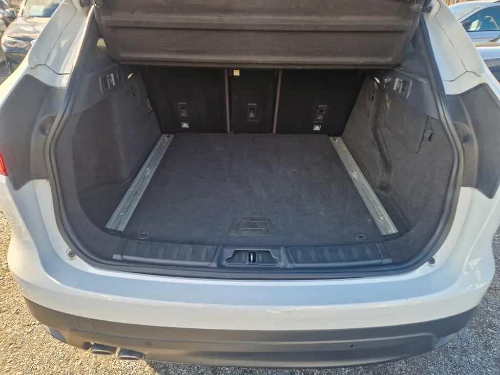 Jaguar F-Pace R-Sport 20d AWD PANO AHK 03/2018-photo-18