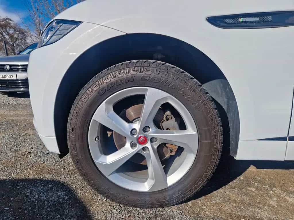 Jaguar F-Pace R-Sport 20d AWD PANO AHK 03/2018-photo-21