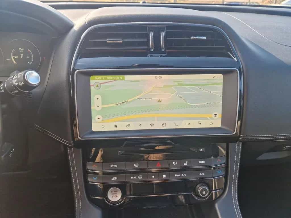 Jaguar F-Pace R-Sport 20d AWD PANO AHK 03/2018-photo-9