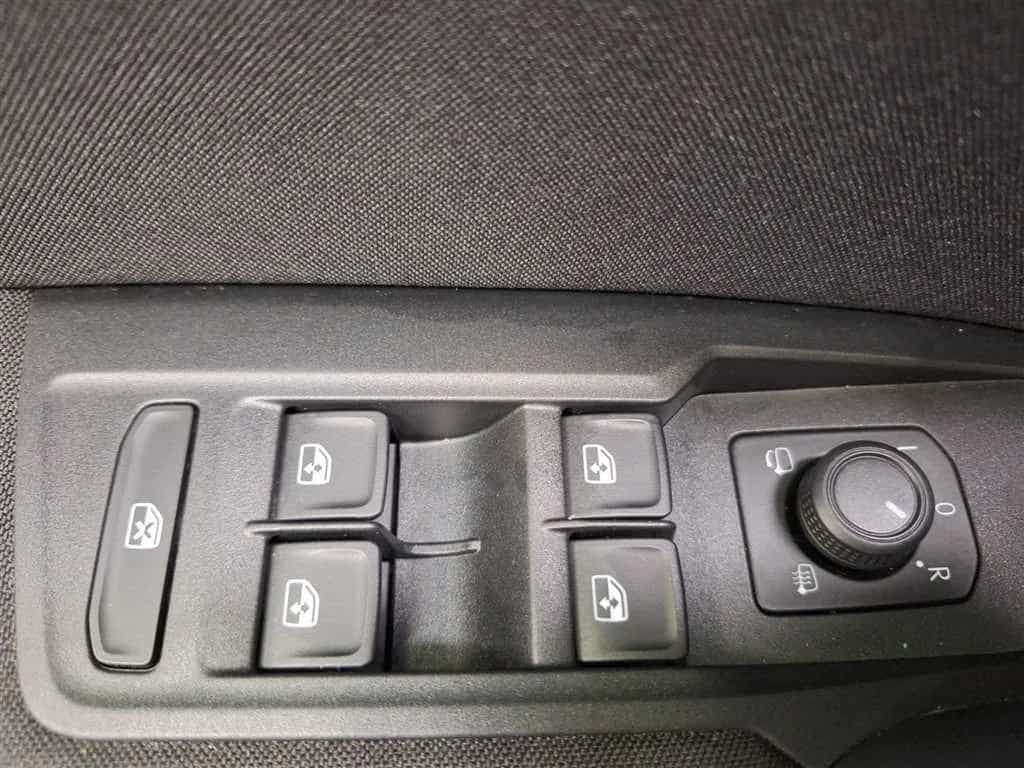Volkswagen Tiguan 08/2023-photo-16