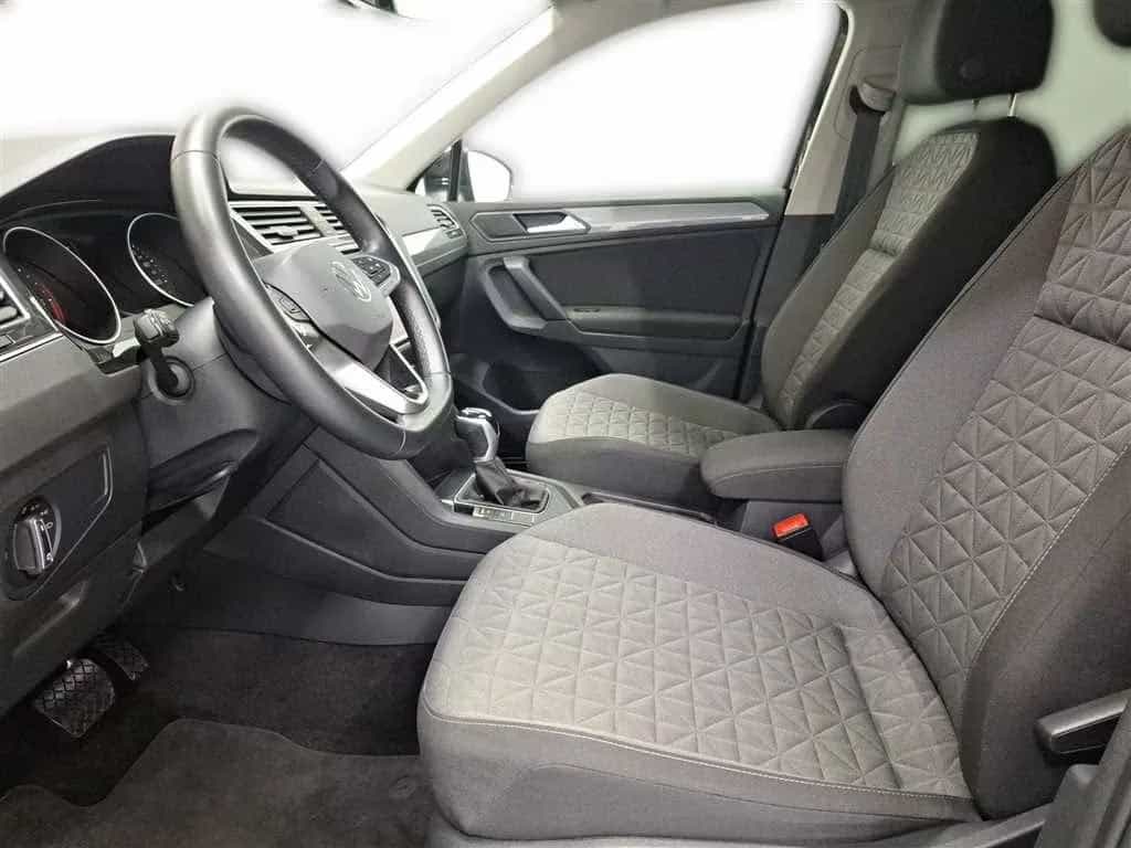Volkswagen Tiguan 08/2023-photo-17