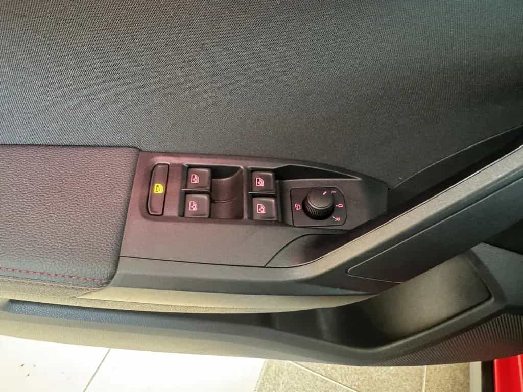 Seat Arona SHZ*PDC*R.Cam*1.Hand*Navi* 04/2021-photo-10