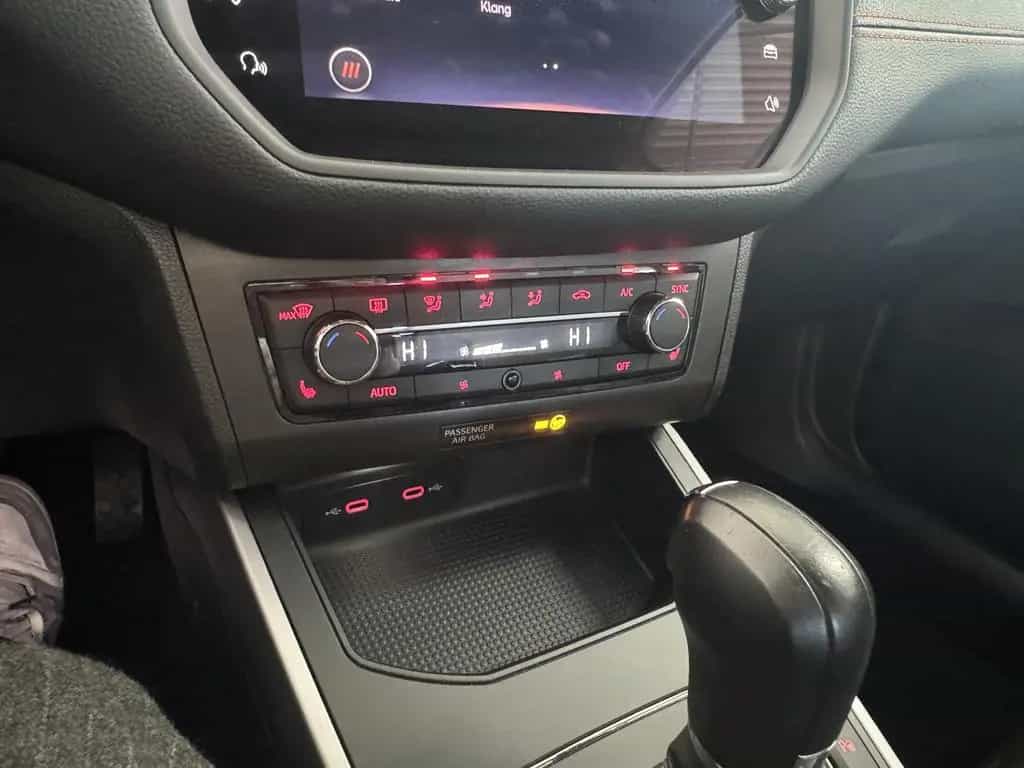 Seat Arona SHZ*PDC*R.Cam*1.Hand*Navi* 04/2021-photo-25
