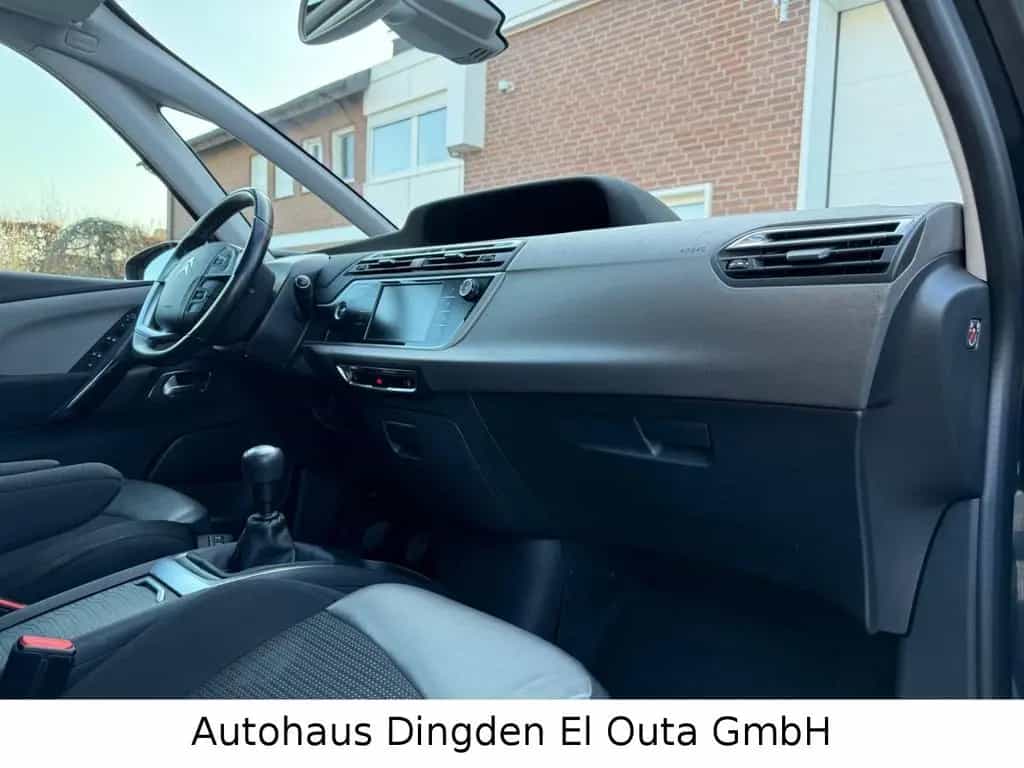 Citroën C4 Picasso 1.2 e-THP Shine 03/2017-photo-19