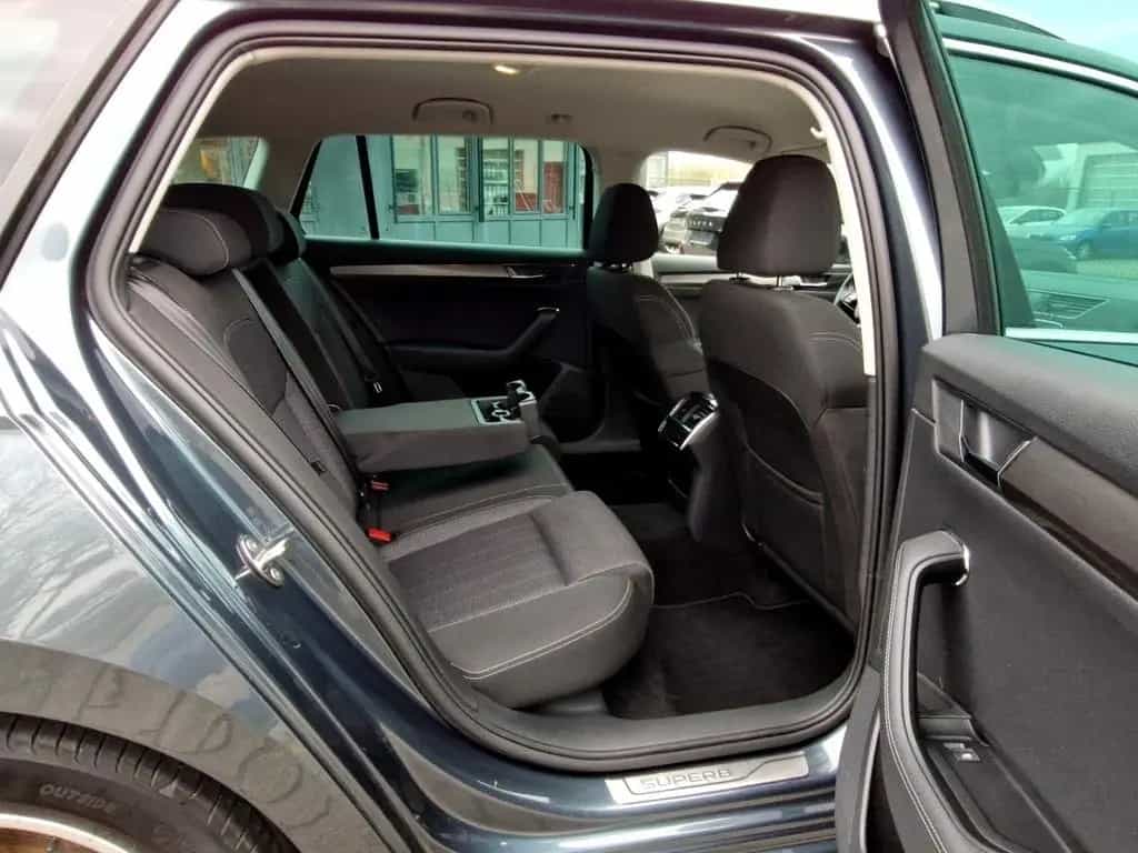 Skoda Superb Combi 1.5 TSI Style Matrix Navi AHK Klima 08/2021-photo-8