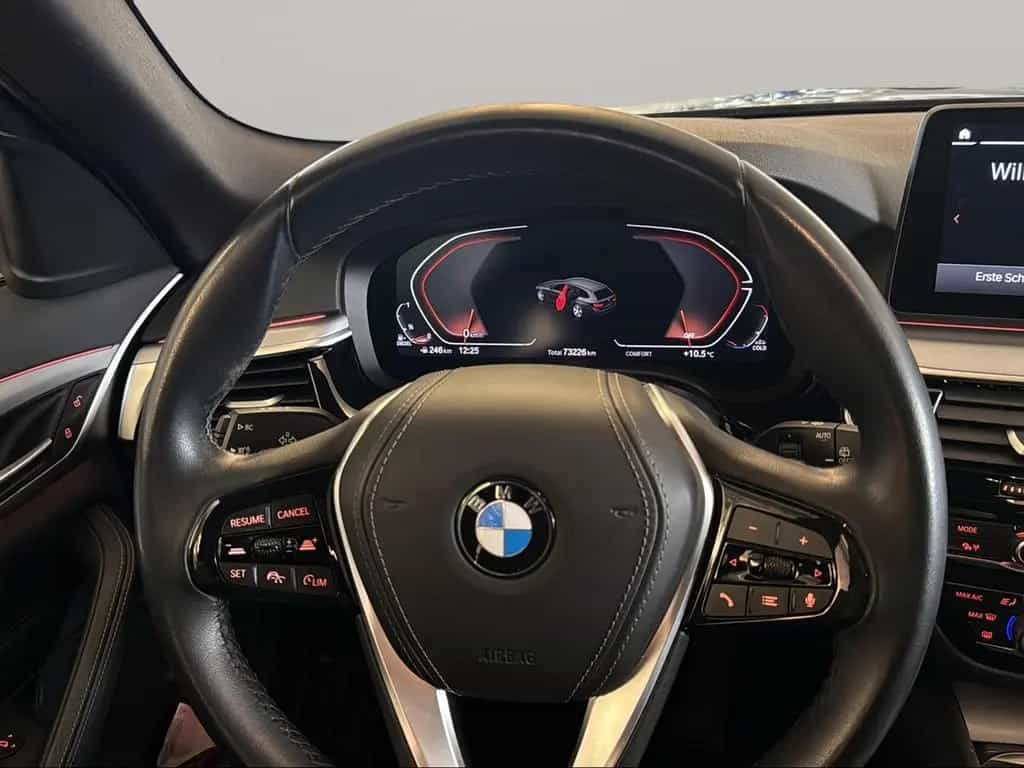 BMW 5 Series 520d Touring AHK LiveCockpitProf Head-Up Kamera 03/2023-photo-13