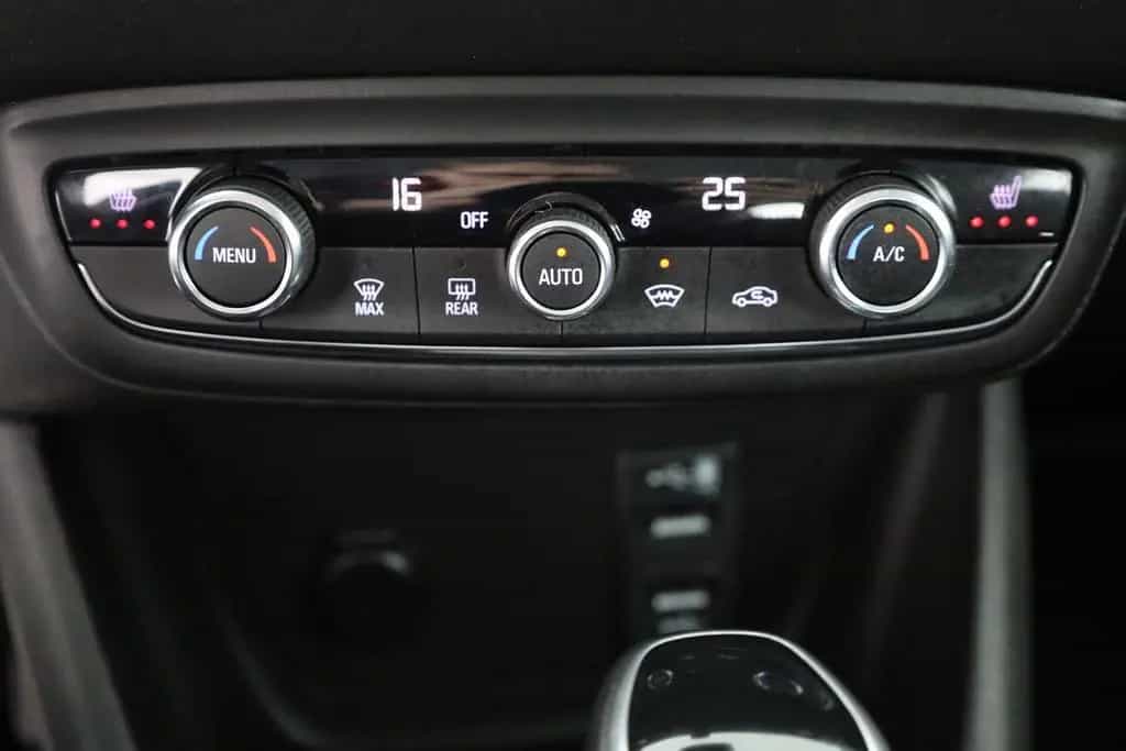 Opel Crossland (X) 1.2 Turbo Elegance LED Navi DAB 06/2022-photo-11