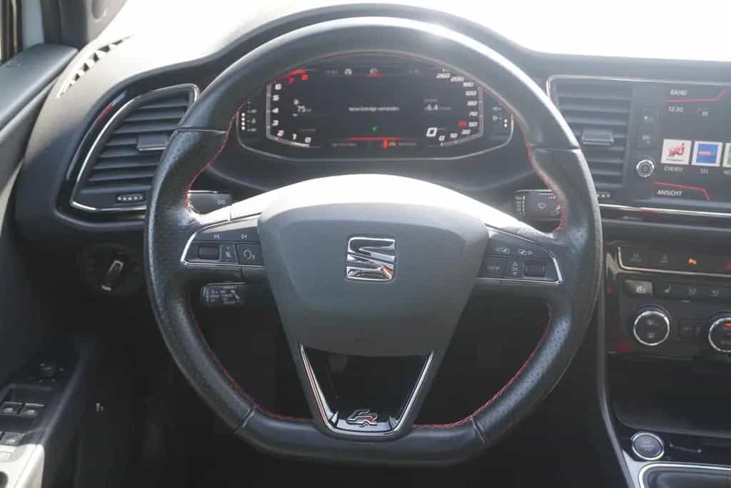 Seat Leon ST 1.5 FR LED Navi Panorama ACC Sitzheizung 04/2020-photo-28