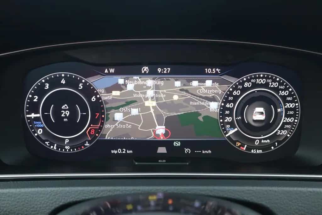 Volkswagen Golf VII Variant R 2.0 TSI Dynaudio Kamera ACC 03/2019-photo-14