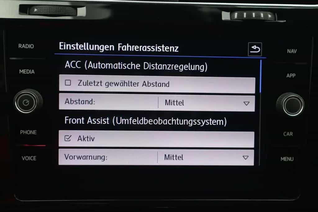Volkswagen Golf VII Variant R 2.0 TSI Dynaudio Kamera ACC 03/2019-photo-30