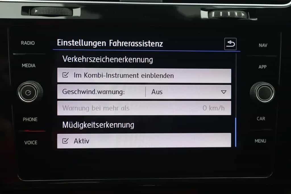 Volkswagen Golf VII Variant R 2.0 TSI Dynaudio Kamera ACC 03/2019-photo-32