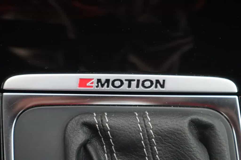 Volkswagen Golf VII Variant R 2.0 TSI Dynaudio Kamera ACC 03/2019-photo-36