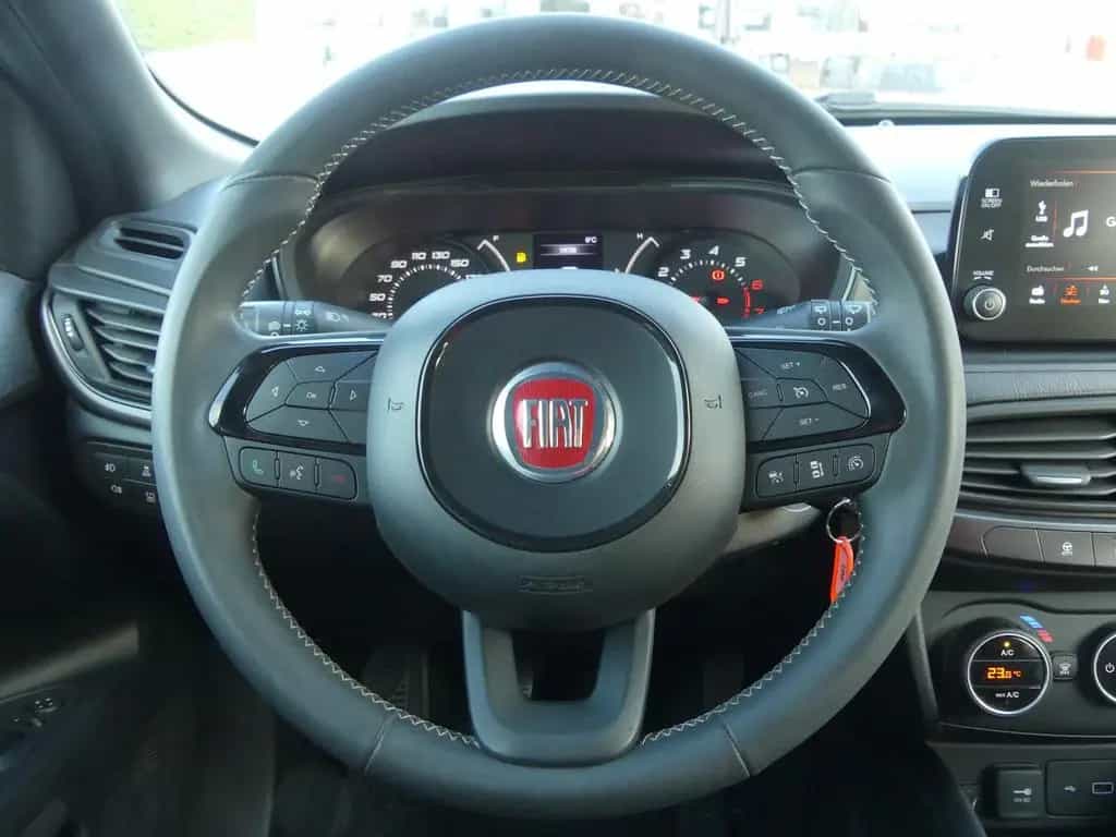 Fiat Tipo Kombi 1.4 Xenon Navi Kamera Sitzheizung Tem 09/2019-photo-17