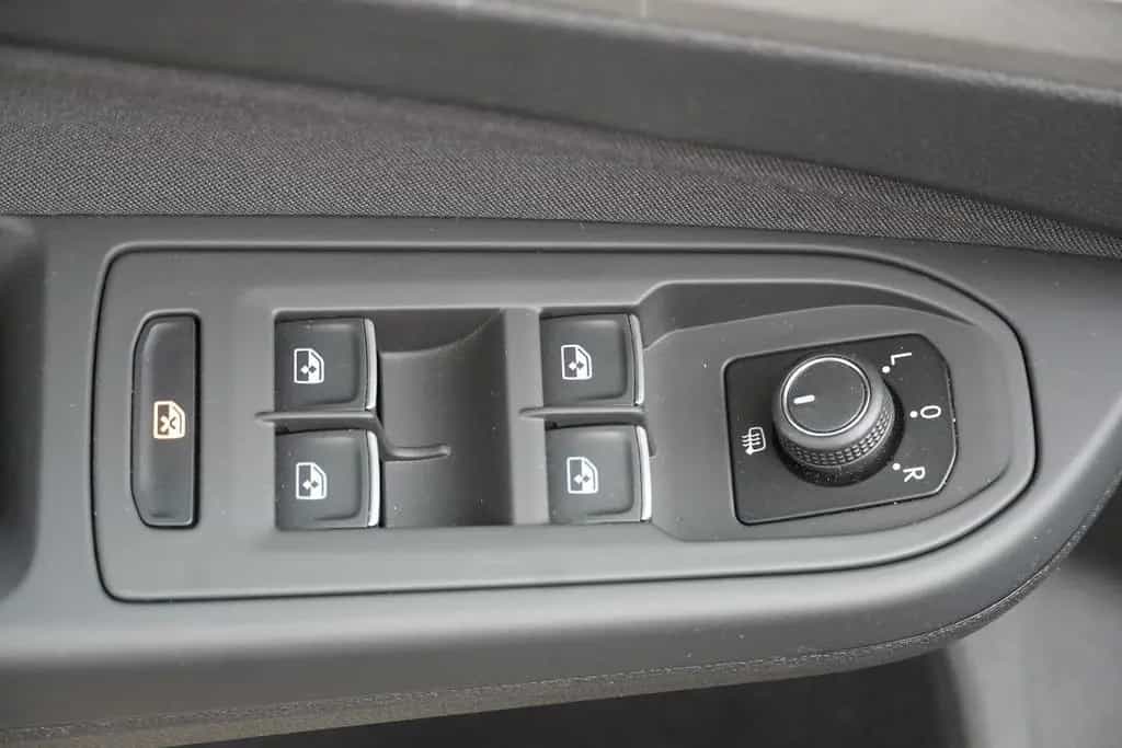 Volkswagen Golf VIII Variant Life eTSI Navi LED Kamera DAB 03/2021-photo-27