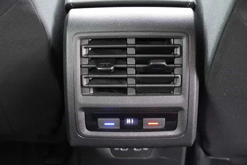Volkswagen Golf VIII Variant Life eTSI Navi LED Kamera DAB 03/2021-photo-33