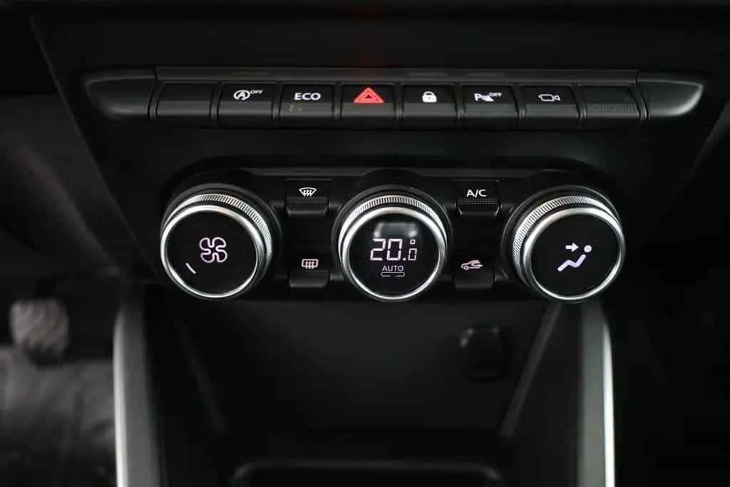 Dacia Duster 1.3 TCe 150 Adventure Navi Leder 360° DAB 01/2020-photo-11