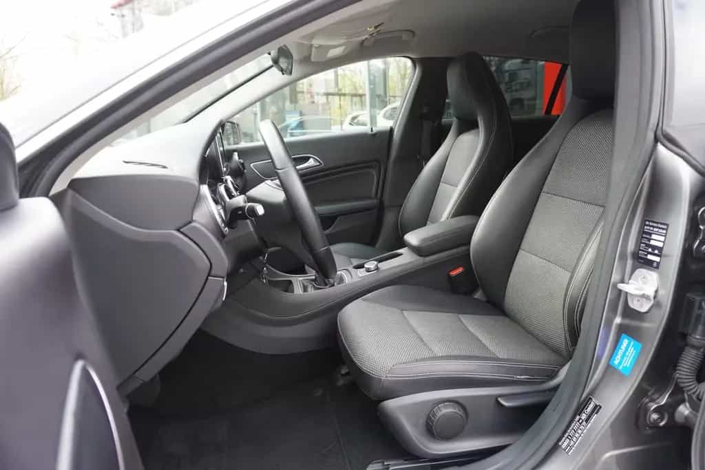 Mercedes-Benz CLA 180 Shooting Brake Sitzheizung Klimaaut. Blu 10/2015-photo-10