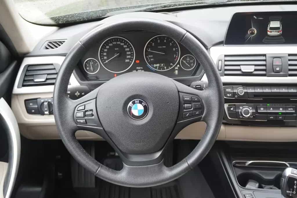 BMW 318 i Touring Aut. LED Head-Up Navi Sitzheizung 11/2016-photo-14