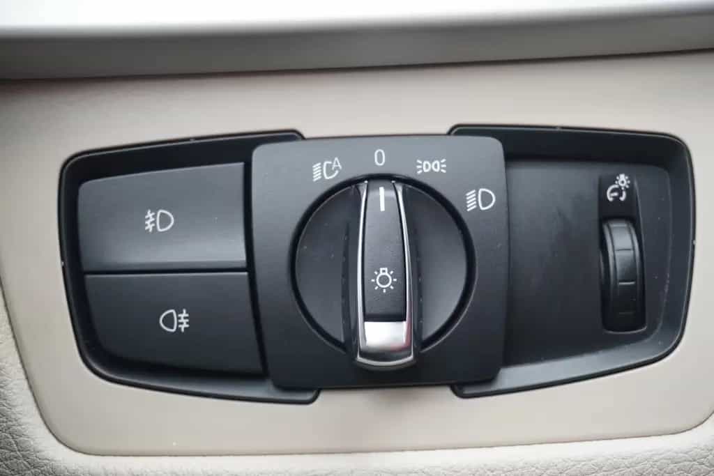 BMW 318 i Touring Aut. LED Head-Up Navi Sitzheizung 11/2016-photo-21