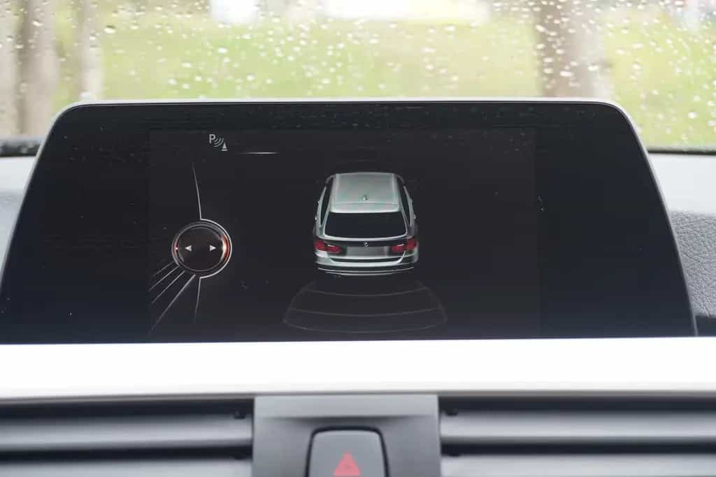 BMW 318 i Touring Aut. LED Head-Up Navi Sitzheizung 11/2016-photo-22
