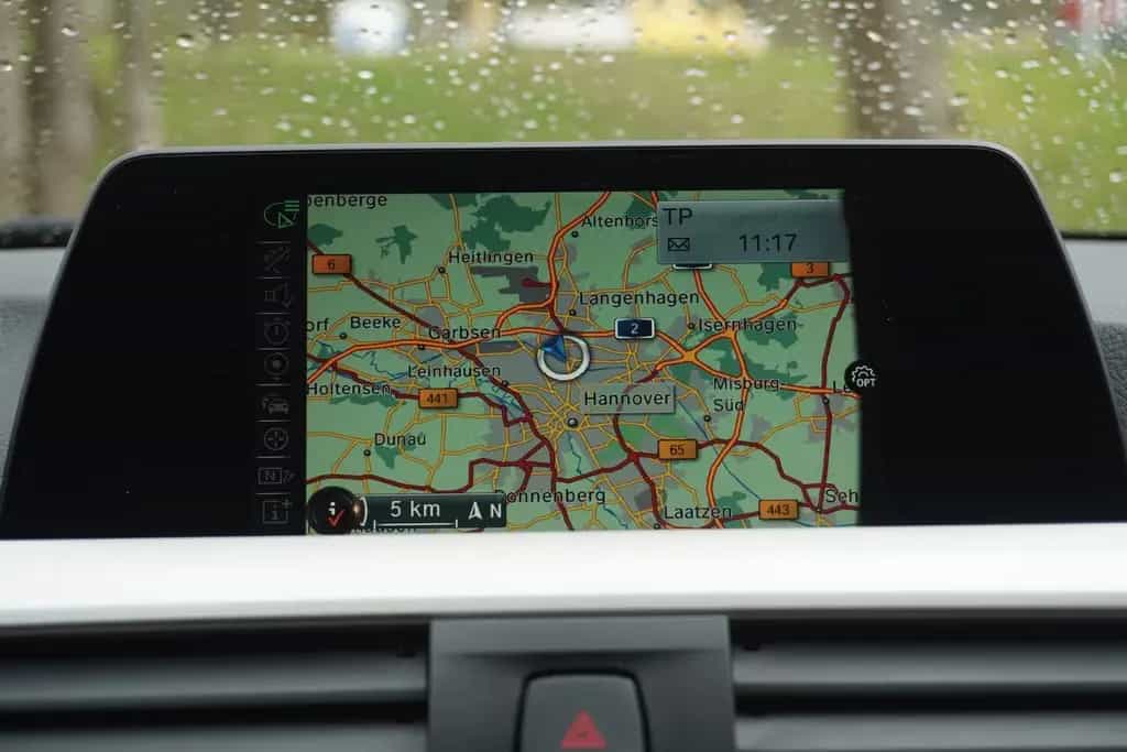 BMW 318 i Touring Aut. LED Head-Up Navi Sitzheizung 11/2016-photo-23