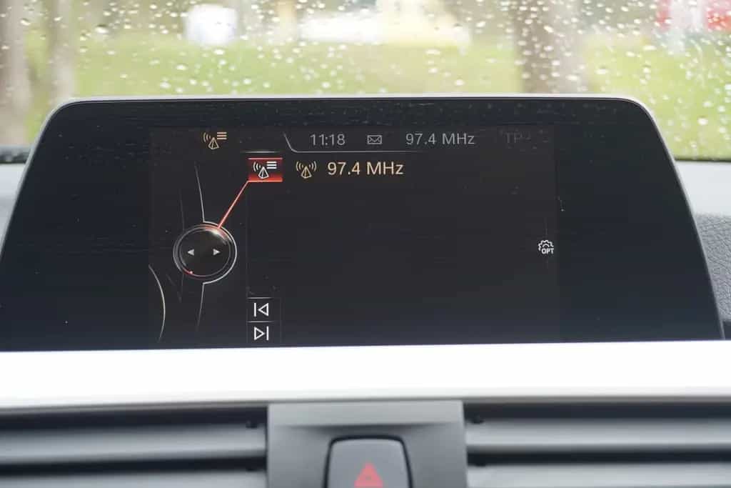 BMW 318 i Touring Aut. LED Head-Up Navi Sitzheizung 11/2016-photo-24
