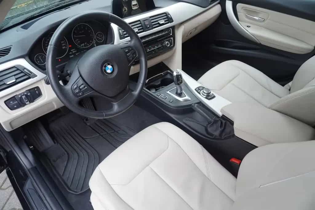 BMW 318 i Touring Aut. LED Head-Up Navi Sitzheizung 11/2016-photo-9