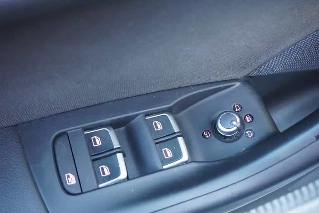 Audi Q3 1.4 TFSI design S-Line Totwinkel Navi LED AHK 03/2015-photo-13