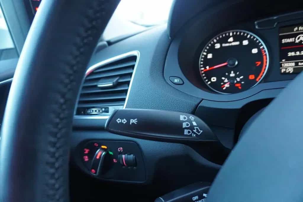 Audi Q3 1.4 TFSI design S-Line Totwinkel Navi LED AHK 03/2015-photo-17