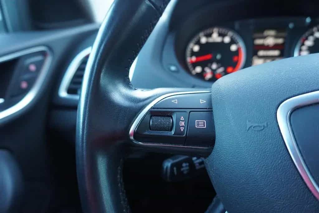 Audi Q3 1.4 TFSI design S-Line Totwinkel Navi LED AHK 03/2015-photo-19
