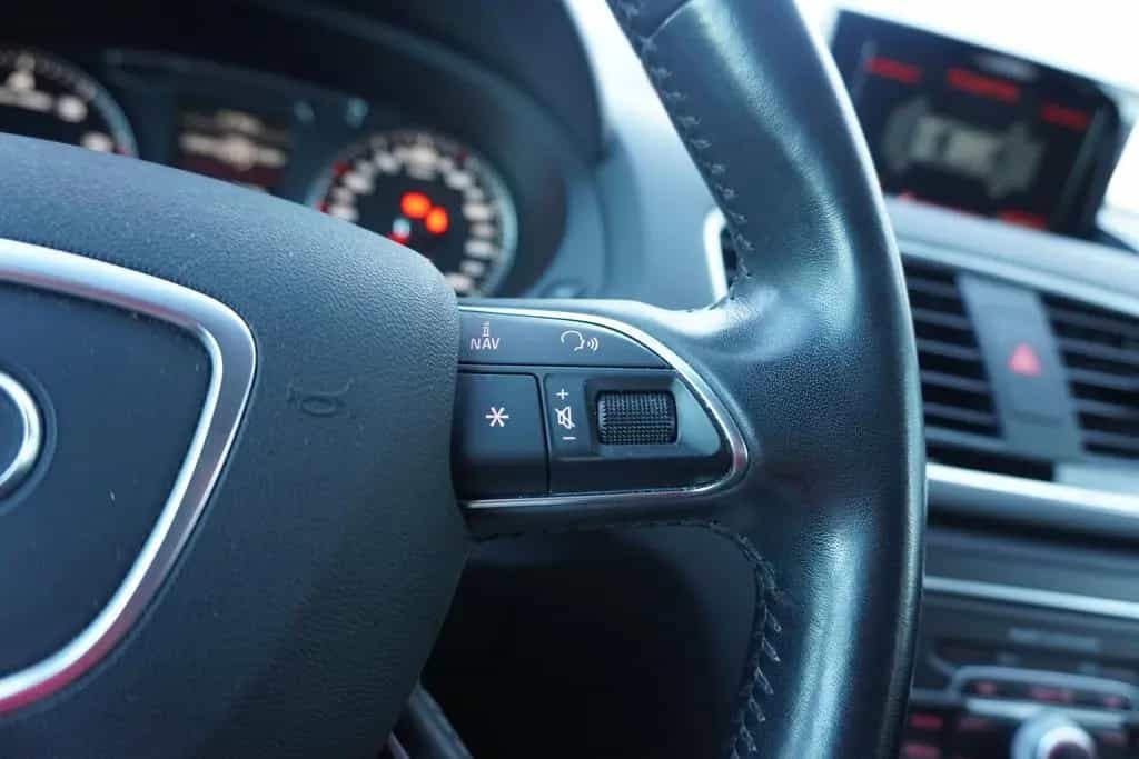 Audi Q3 1.4 TFSI design S-Line Totwinkel Navi LED AHK 03/2015-photo-20