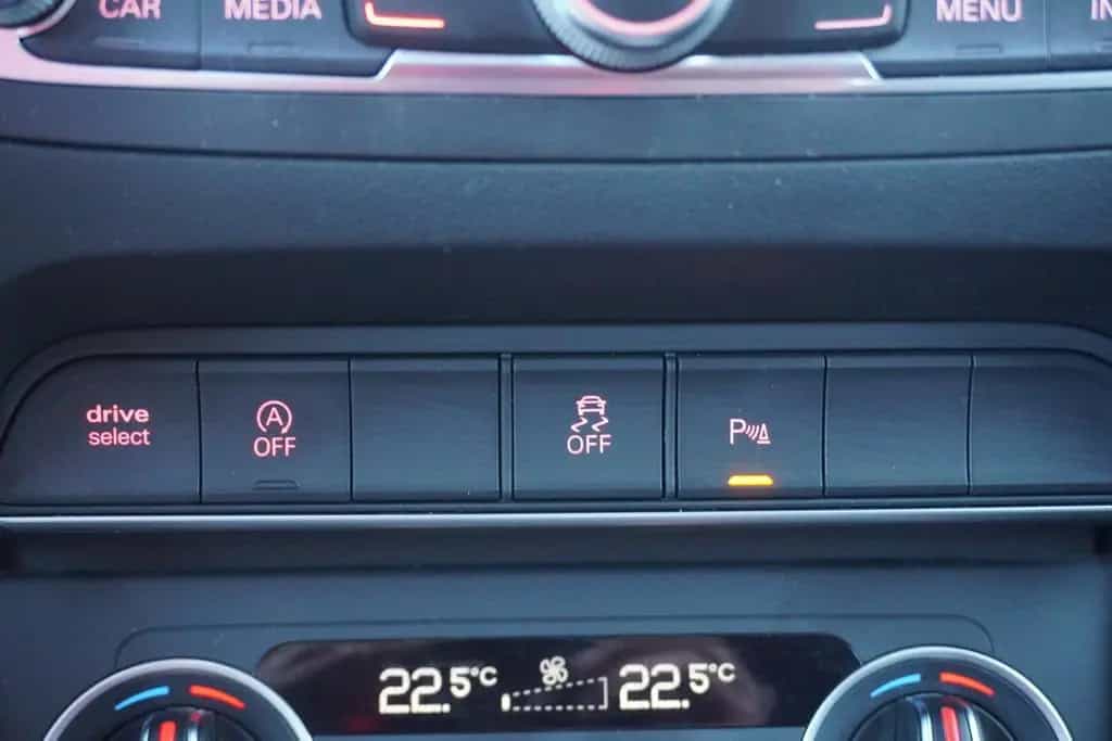 Audi Q3 1.4 TFSI design S-Line Totwinkel Navi LED AHK 03/2015-photo-24