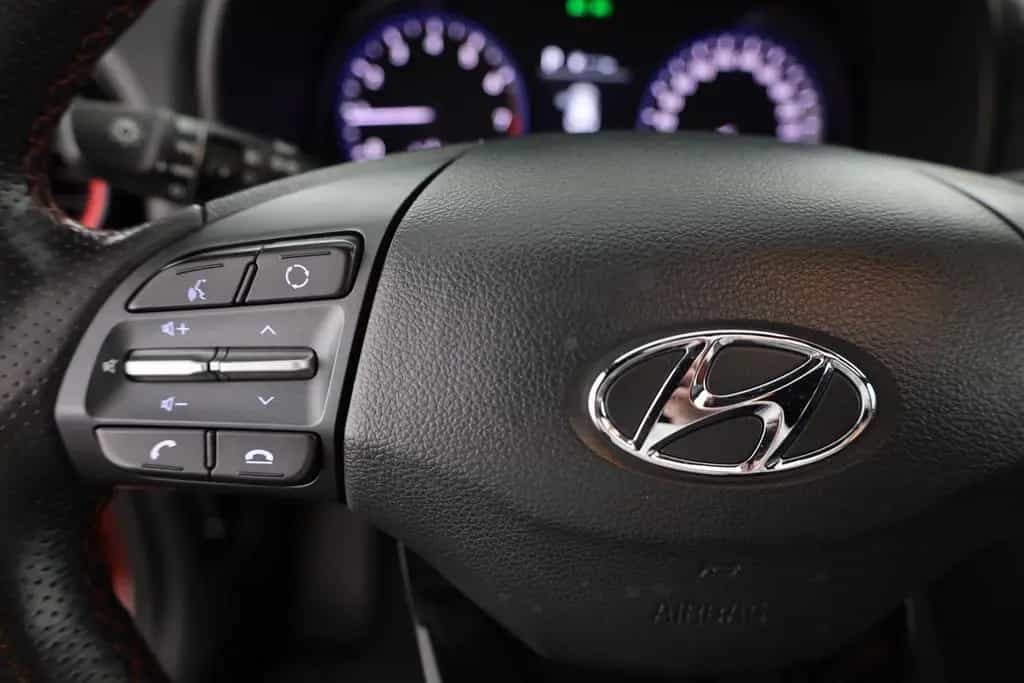Hyundai KONA 1.6 T-GDI 4WD Style Sitzbelüftung Panorama 12/2018-photo-16