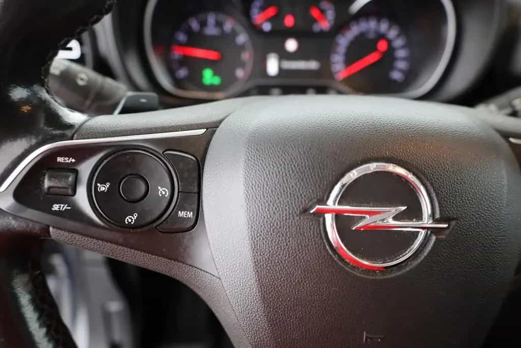 Opel Combo 1.2 Life E Elegance Aut. 360° Kamera Navi 08/2021-photo-14