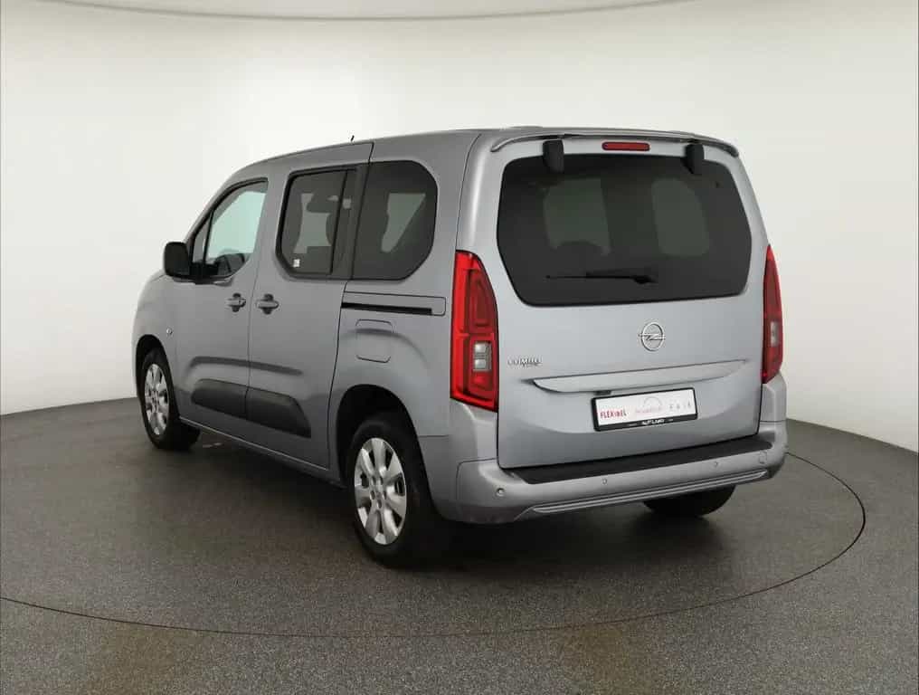 Opel Combo 1.2 Life E Elegance Aut. 360° Kamera Navi 08/2021-photo-2