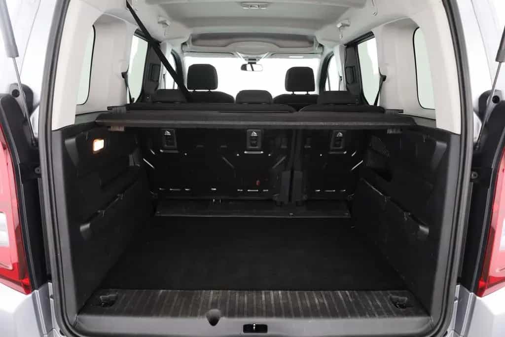Opel Combo 1.2 Life E Elegance Aut. 360° Kamera Navi 08/2021-photo-24