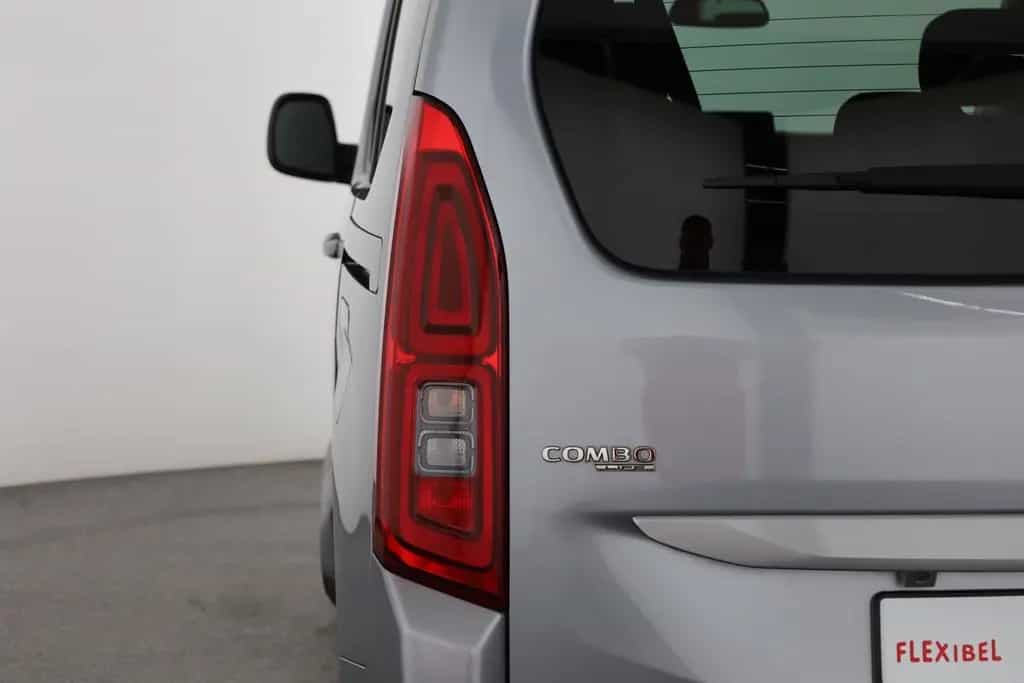 Opel Combo 1.2 Life E Elegance Aut. 360° Kamera Navi 08/2021-photo-29