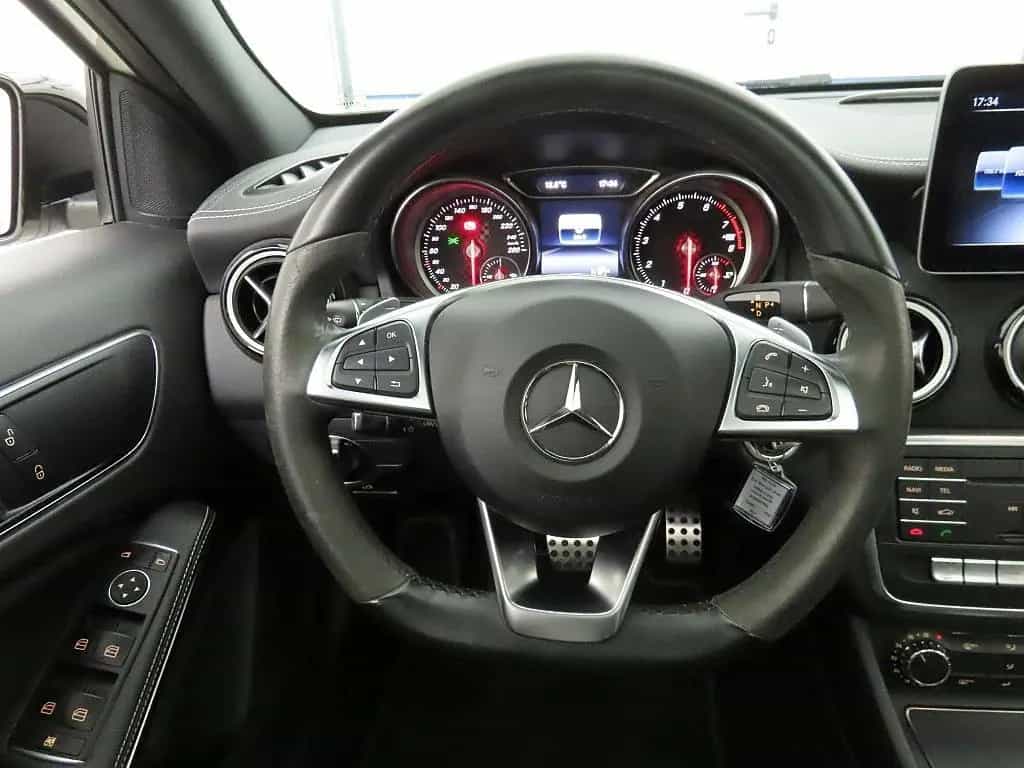 Mercedes-Benz A-Class 250 Aut AMG Line Edition Pano+LED+AMG Optik 05/2018-photo-21
